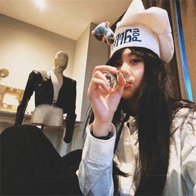 亚曼达厌世系